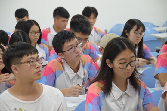 1561639693215056603.jpg 部长提问.jpg