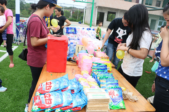 图3.丰厚的礼品.jpg