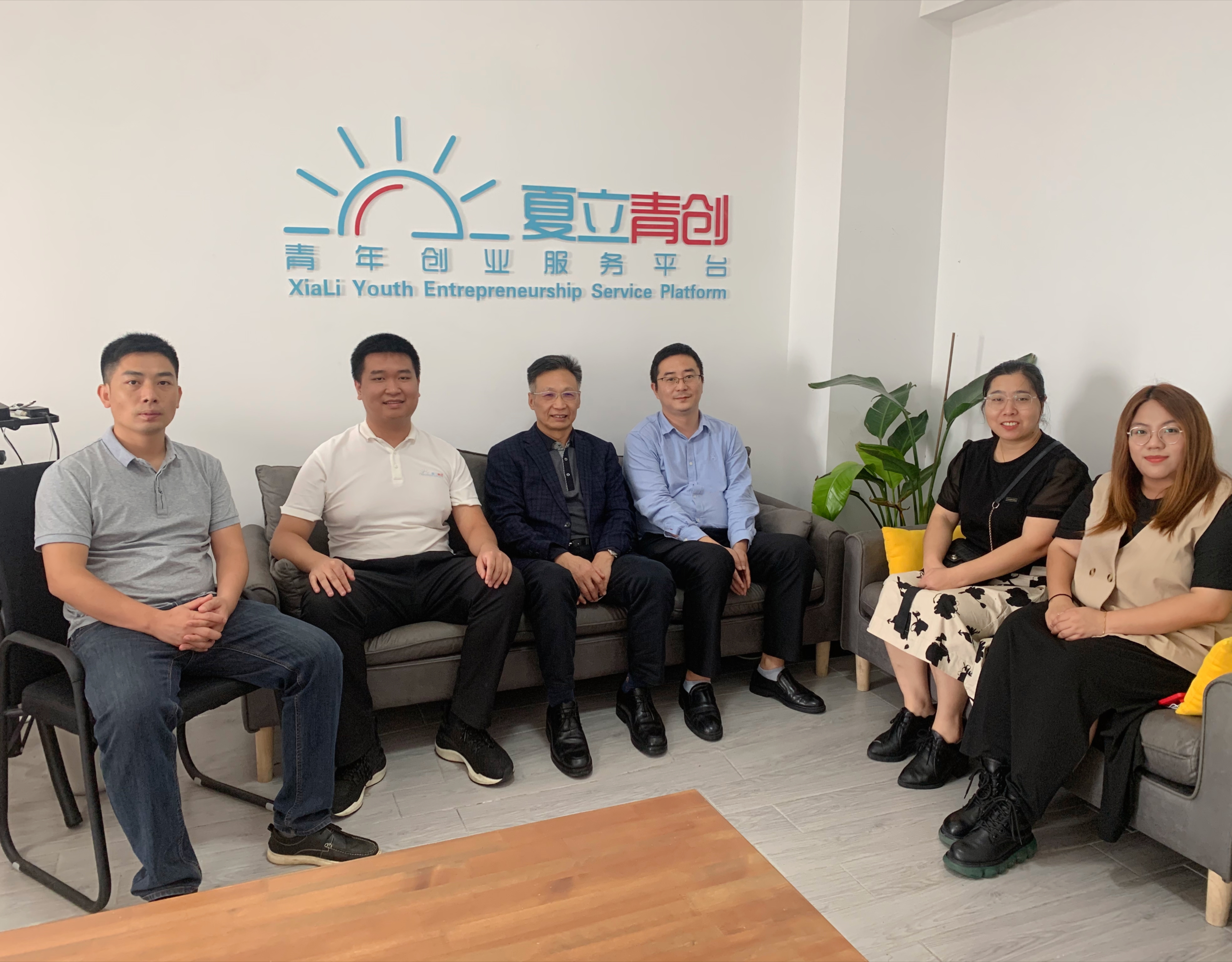1652580289192705.jpg 图六:合影留念.jpg