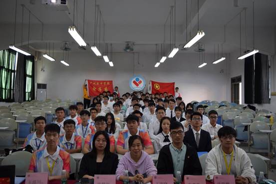 说明: C:\Users\Administrator\Desktop\10月22日至11月2日\【系内动态】 团日评比各展风采，党团知识铭记于心\【系内动态】 团日评比各展风采，党团知识铭记于心\大合照.JPG
