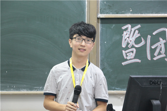 01.主持人宣布会议开始.JPG