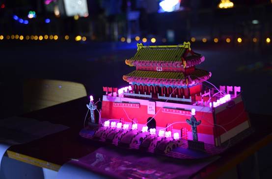说明: C:\Users\Administrator\Desktop\12月7日至12月12日\【电子系灯光节】百年风华,灯火中国!\【电子系灯光节】百年风华,灯火中国!\作品展示2.JPG