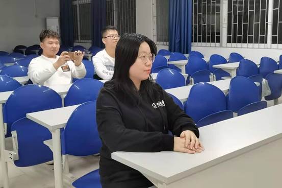 说明: C:\Users\Administrator\Desktop\11月14日至11月26日\【班级投稿】“学党史、强信念、跟党走”专题组织生活会\图2:到场嘉宾.jpg