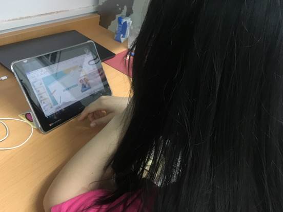说明: C:\Users\Administrator\Desktop\3月18至3月24\【班级投稿】开学第一课——21级电子信息工程一班\同学们认真听讲 (1).jpg