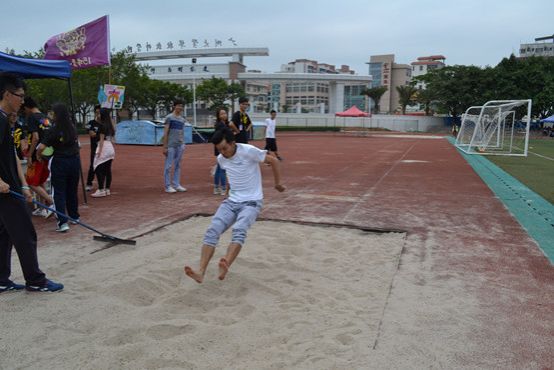 图5:摔倒了,所以我跳的更远.jpg