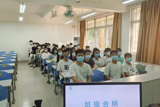 说明: C:\Users\Administrator\Desktop\3月18至3月24\【班级投稿】21智能科学与技术一班新学期班会\大合照.jpg