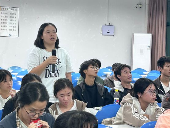 图3游戏互动现场3.jpg