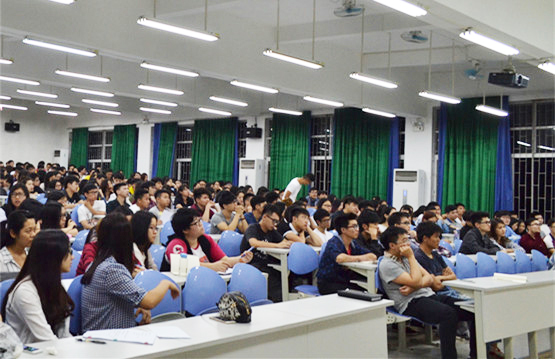 图片3:管理系全体参与6月份四级学生.jpg