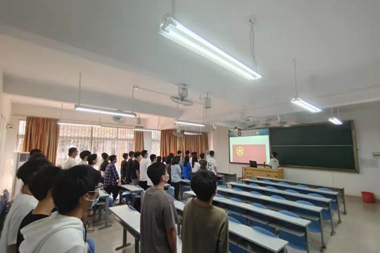 说明: C:\Users\Administrator\Desktop\3月18至3月24\【班级投稿】21智能科学与技术一班新学期班会\奏唱团歌.jpg