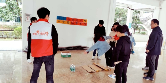 图3：三个和尚没水喝，一个团队取水喝——合力取水.jpg