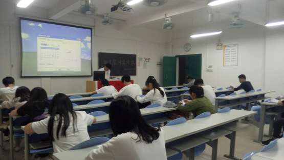 图2：考试现场.jpg