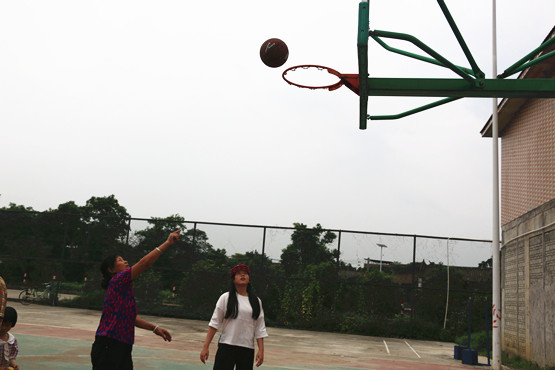 图4.村民积极参与游戏.jpg