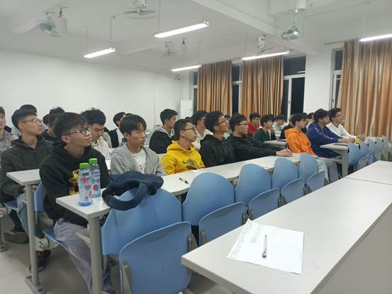 说明: C:\Users\Administrator\Desktop\12月7日至12月12日\【班级投稿】团员评议大会暨期末班会——20级电子信息工程2班\班会现场.jpg