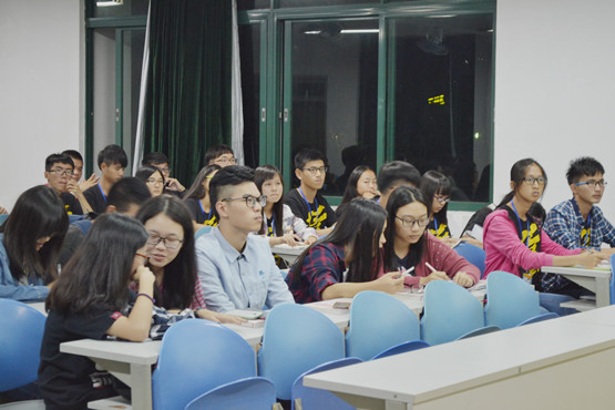 图3.入围小组提问.jpg