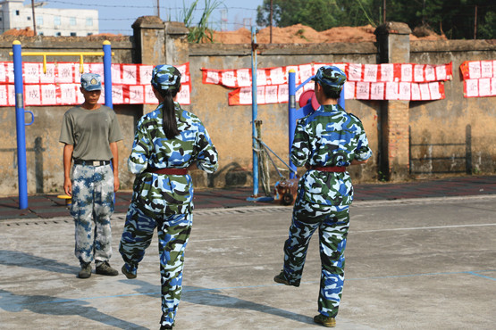 图3.教官总是不畏辛苦的带着我们,教我们成长.jpg