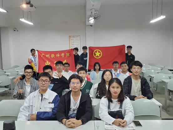 说明: C:\Users\Administrator\Desktop\10月22日至11月2日\【团日活动】电子系团日活动一轮评比会\大合照.jpg