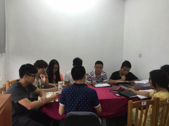图1.学习座谈会现场.jpg