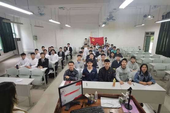 说明: C:\Users\Administrator\Desktop\11月14日至11月26日\【支部动态】电子系学生党支部召开预备党员转正大会\图片\大合照.jpg