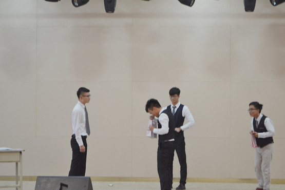 04.有礼物,好开心.JPG