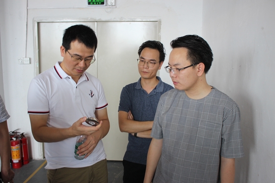 企业负责人带领老师们参观公司（5）.jpg