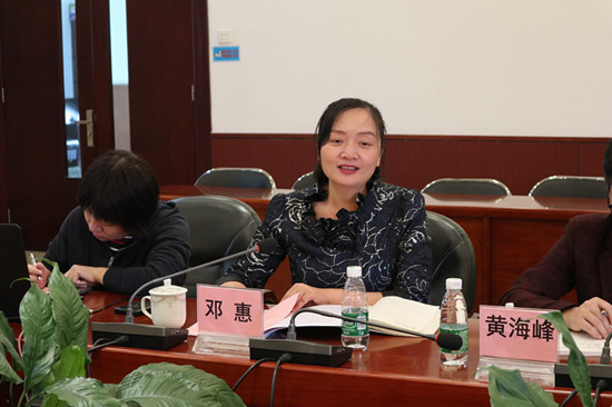 广东培正学院学生处邓惠处长进行分享_副本.jpg