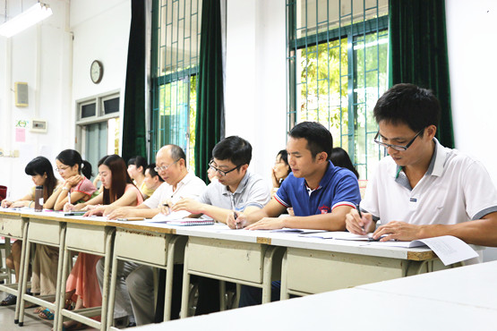 图3:管理系导师和辅导员.jpg