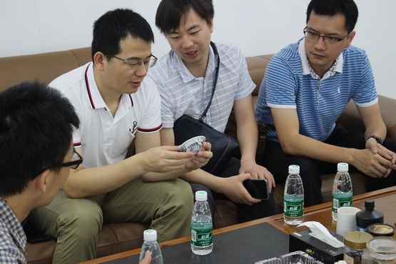 老师们欣赏企业产品（1）.jpg