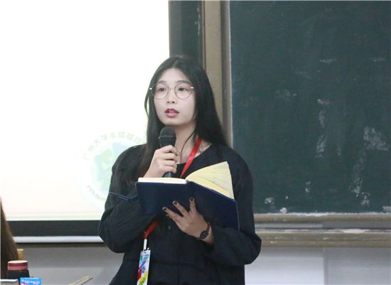 08学生会副主席冯凯敏发言.jpg