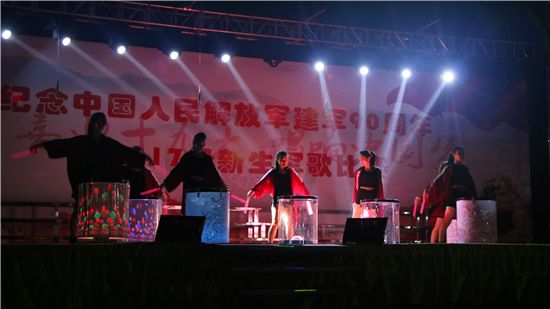 02女子鼓表演.jpg